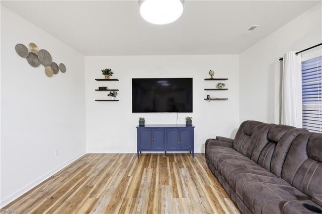 193 Norfleet LN, Suffolk, VA 23434