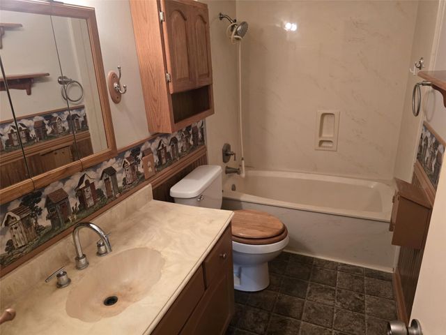 26401 Darkwood Court, Huntsville, TX 77320