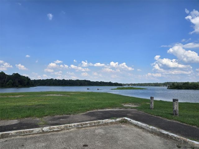 26401 Darkwood Court, Huntsville, TX 77320