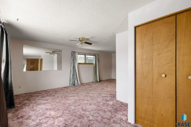 528 S Elmwood Ave Avenue, Sioux Falls, SD 57104