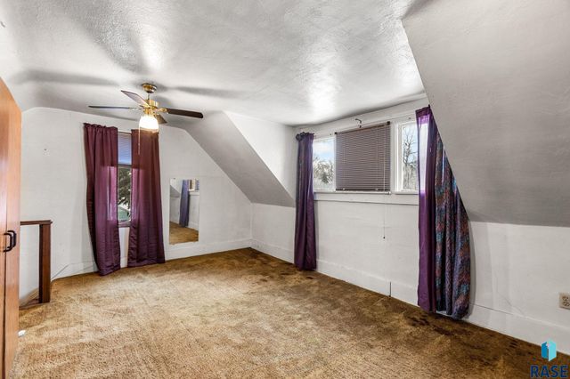 528 S Elmwood Ave Avenue, Sioux Falls, SD 57104