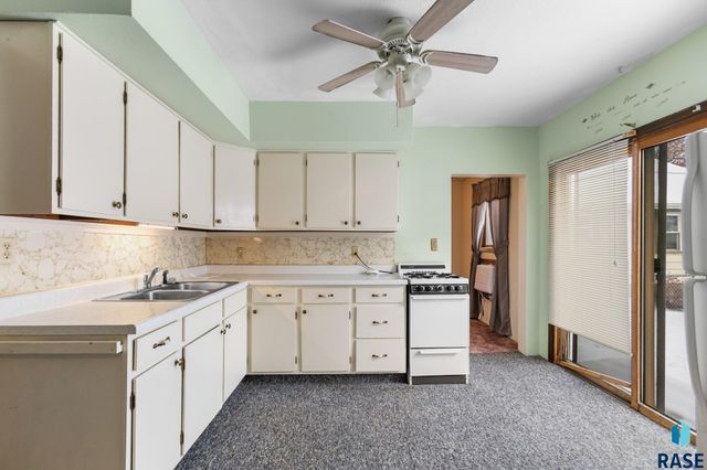 528 S Elmwood Ave Avenue, Sioux Falls, SD 57104