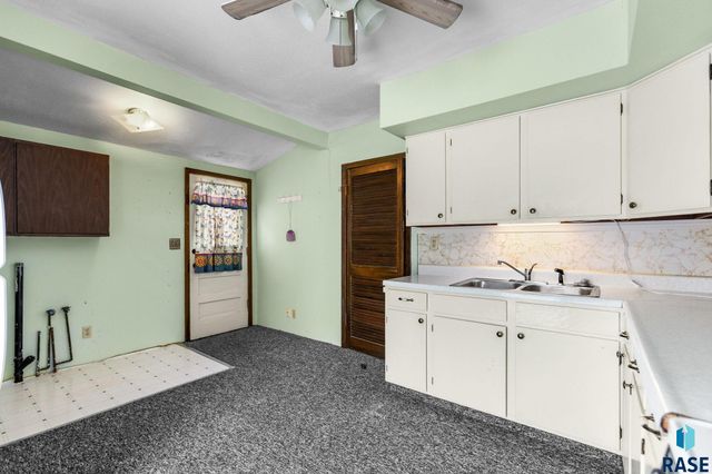 528 S Elmwood Ave Avenue, Sioux Falls, SD 57104