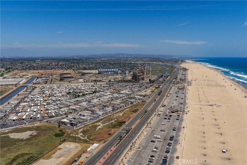 Image 3 of property listing at 21851 Newland, Huntington Beach, CA 92646