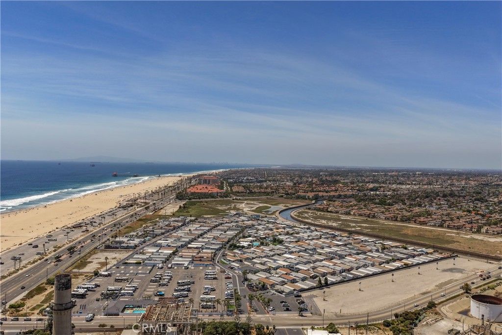 Image 37 of property listing at 21851 Newland, Huntington Beach, CA 92646