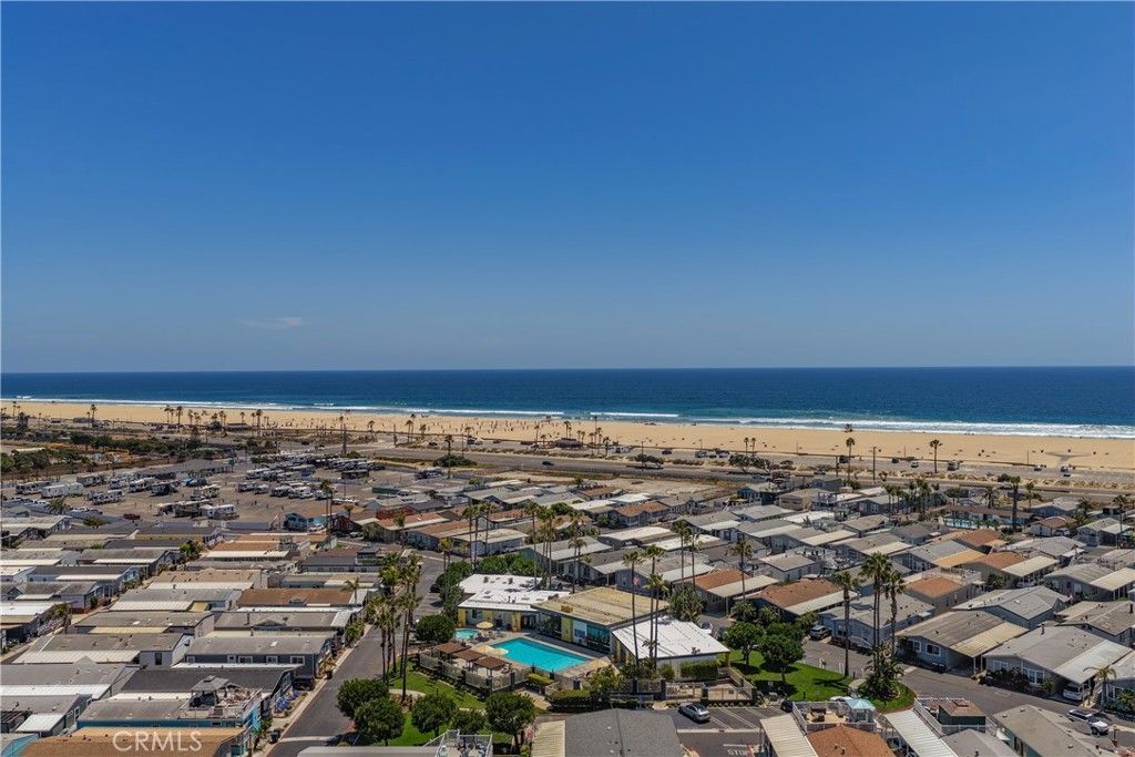 Image 4 of property listing at 21851 Newland, Huntington Beach, CA 92646