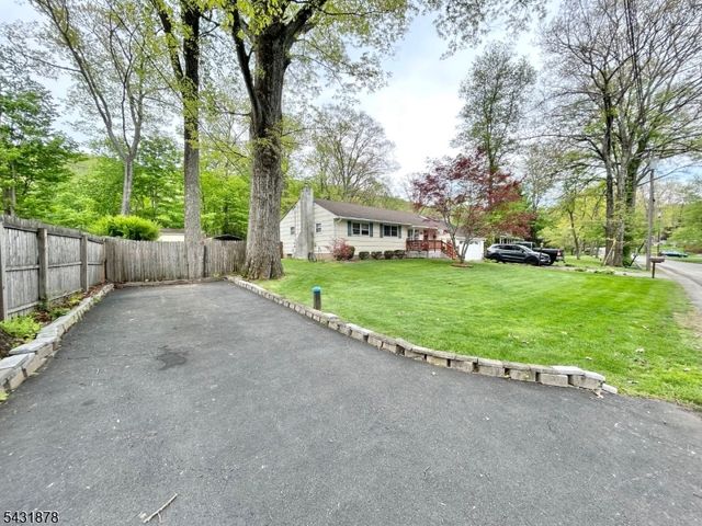 13 Birch Rd, Byram Twp., NJ 07821
