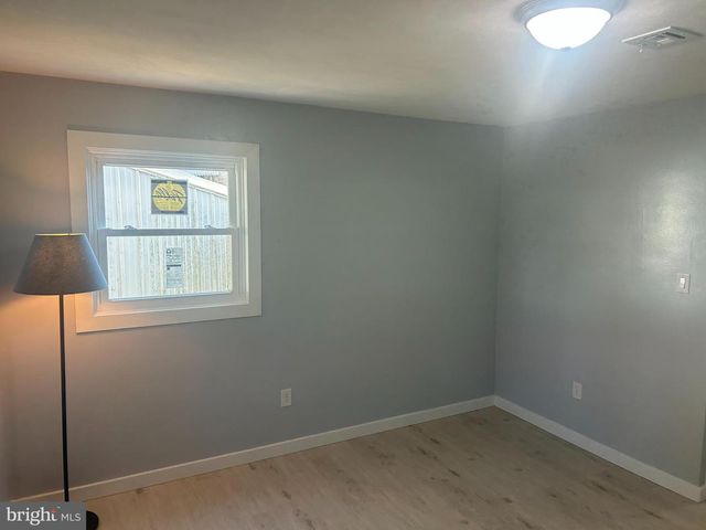 4052 LOCUST LN, Harrisburg, PA 17109