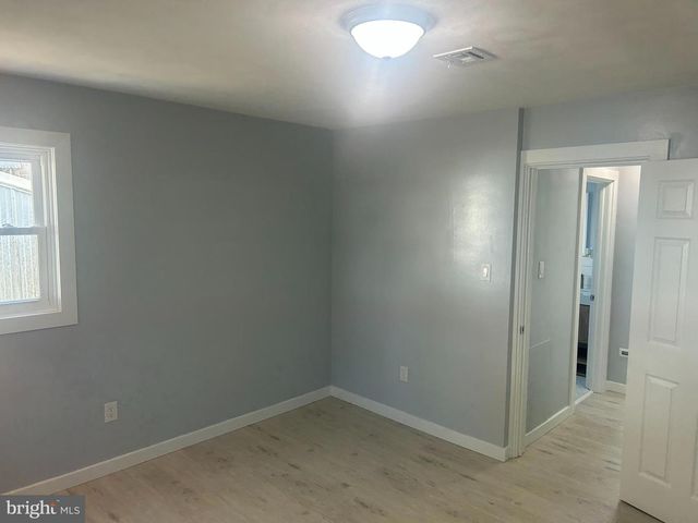 4052 LOCUST LN, Harrisburg, PA 17109