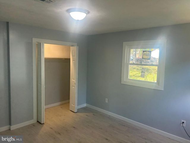 4052 LOCUST LN, Harrisburg, PA 17109