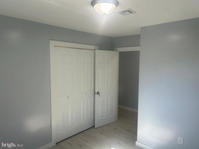 4052 LOCUST LN, Harrisburg, PA 17109