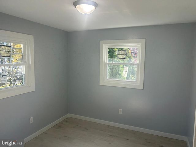 4052 LOCUST LN, Harrisburg, PA 17109