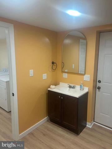 4052 LOCUST LN, Harrisburg, PA 17109