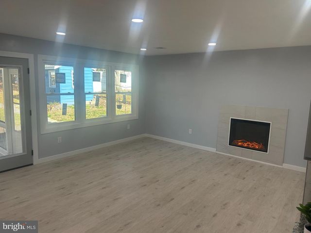 4052 LOCUST LN, Harrisburg, PA 17109