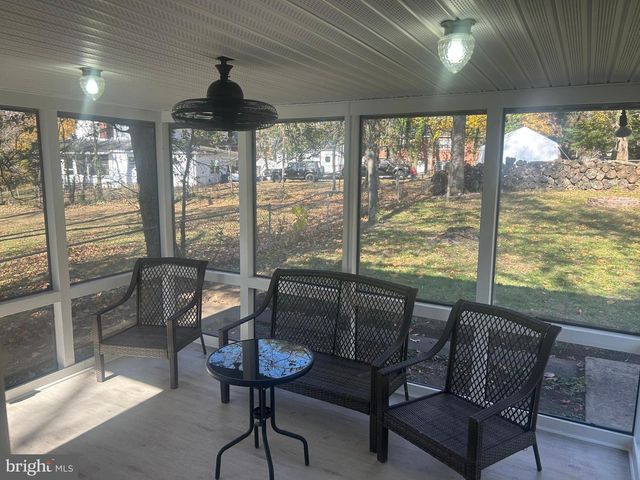 4052 LOCUST LN, Harrisburg, PA 17109