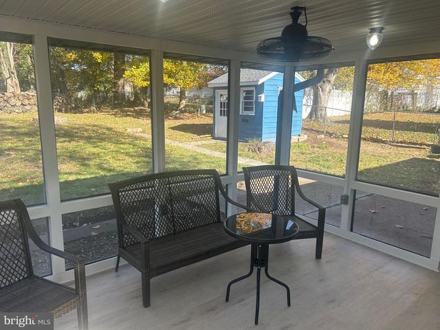 4052 LOCUST LN, Harrisburg, PA 17109