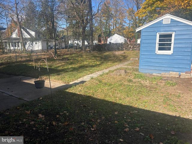 4052 LOCUST LN, Harrisburg, PA 17109