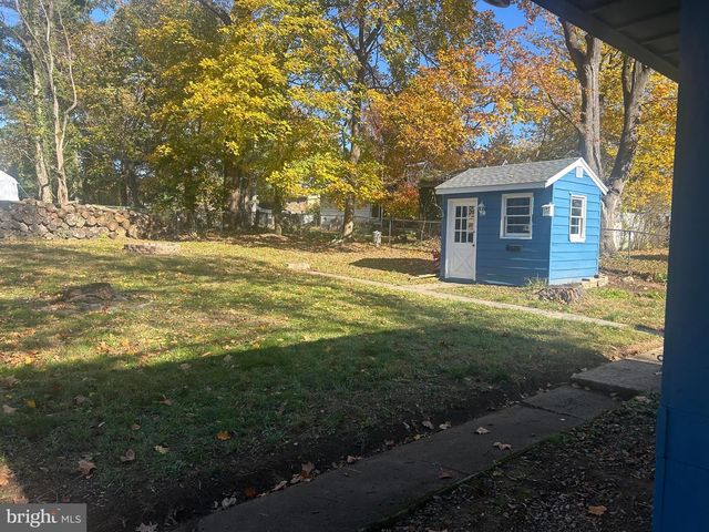 4052 LOCUST LN, Harrisburg, PA 17109