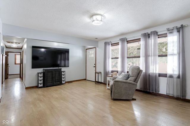 8420 N County Road 150 E, Pittsboro, IN 46167