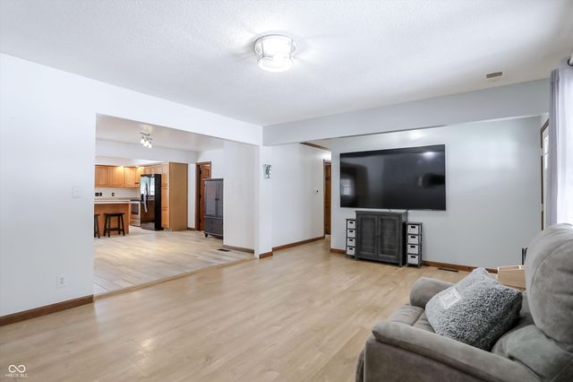 8420 N County Road 150 E, Pittsboro, IN 46167