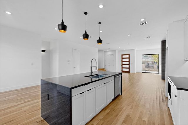 4521 Cowan Avenue, Dallas, TX 75209