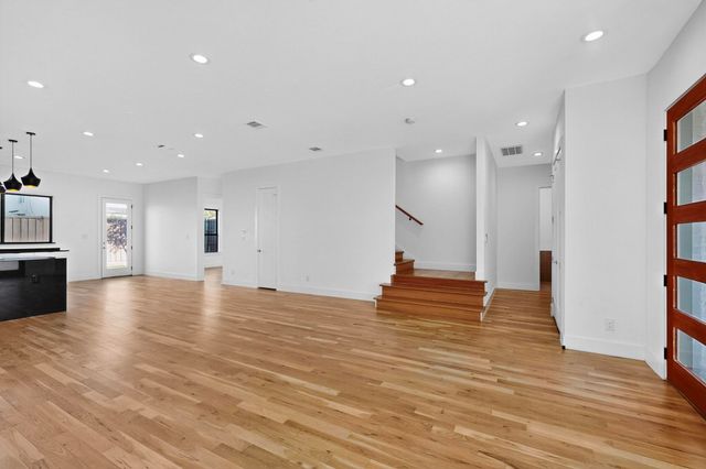 4521 Cowan Avenue, Dallas, TX 75209