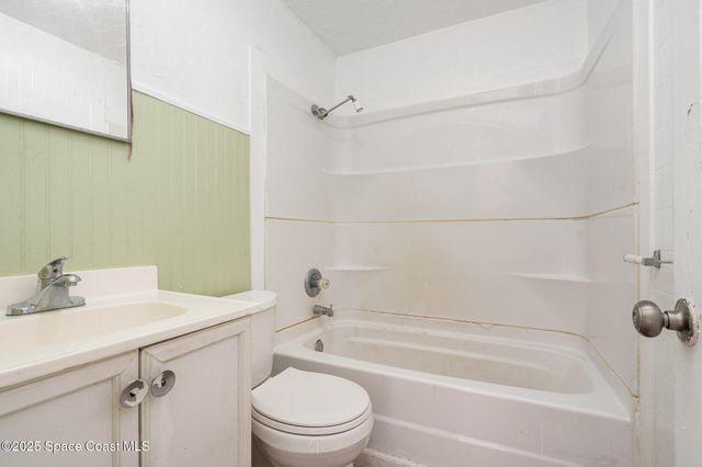 1213 W Azalea Court, Melbourne, FL 32935