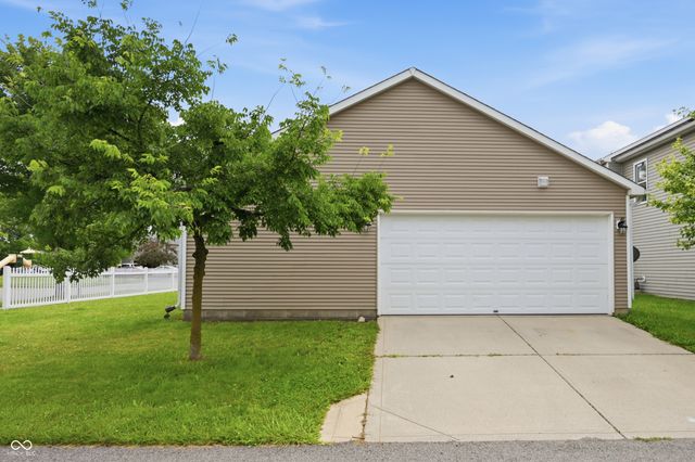 12254 Maize Drive, Noblesville, IN 46060