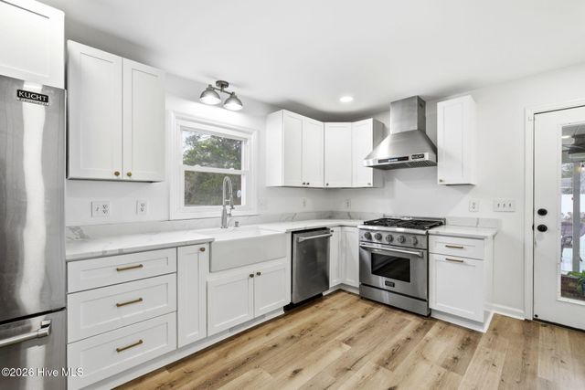 220 Willis Drive, Southport, NC 28461