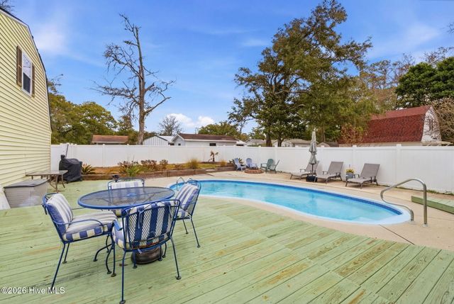 220 Willis Drive, Southport, NC 28461