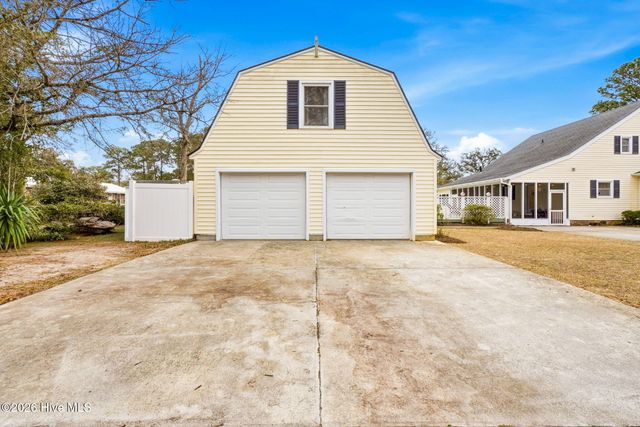 220 Willis Drive, Southport, NC 28461