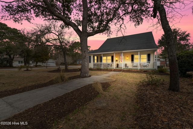 220 Willis Drive, Southport, NC 28461