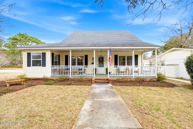 220 Willis Drive, Southport, NC 28461