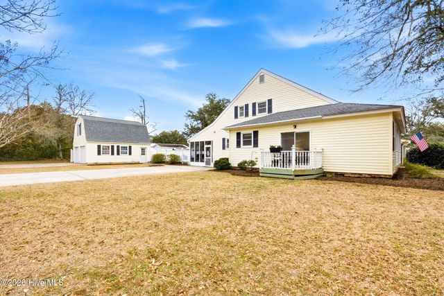 220 Willis Drive, Southport, NC 28461