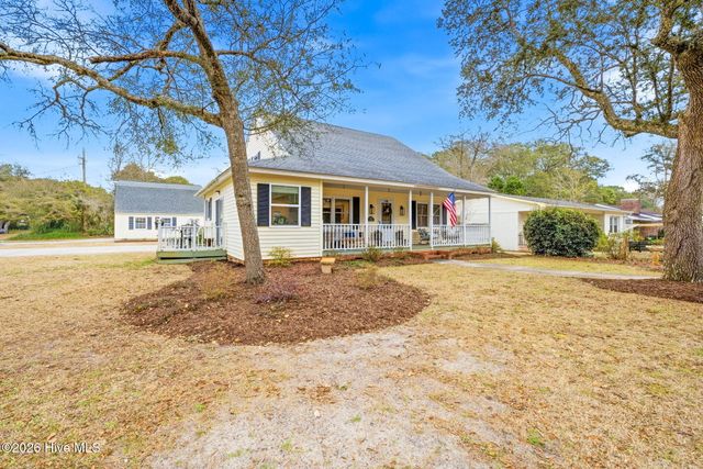 220 Willis Drive, Southport, NC 28461