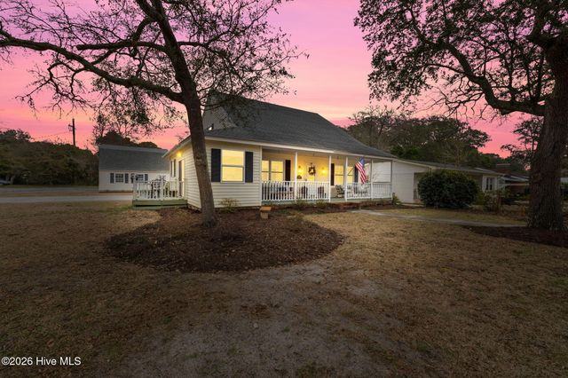 220 Willis Drive, Southport, NC 28461