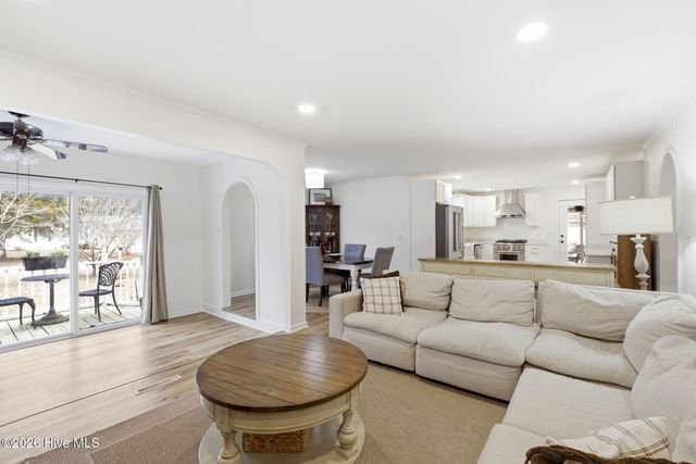 220 Willis Drive, Southport, NC 28461