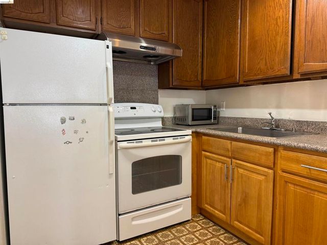 330 8Th St 3D, Oakland, CA 94607