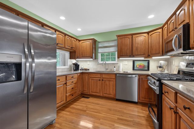 839 Eagle Crest Drive, Versailles, KY 40383