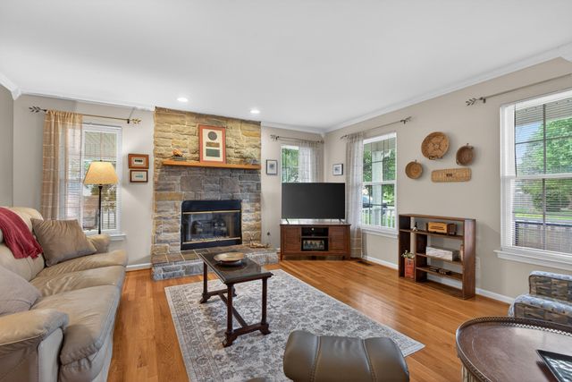 839 Eagle Crest Drive, Versailles, KY 40383