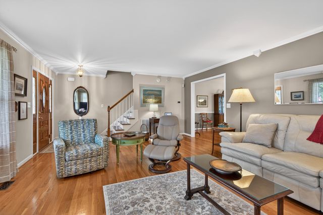 839 Eagle Crest Drive, Versailles, KY 40383