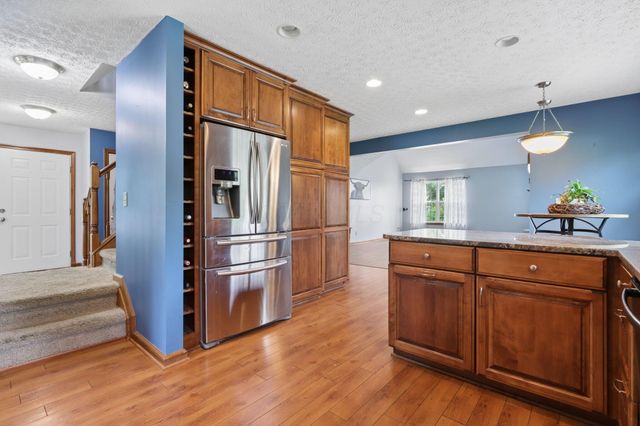58 Habersac Avenue, Pataskala, OH 43062