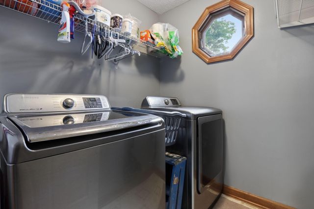 58 Habersac Avenue, Pataskala, OH 43062