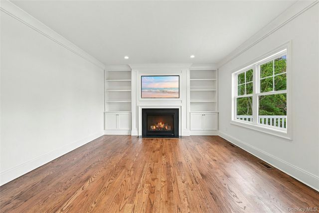 469 Clay Pitts Road, East Northport, NY 11731