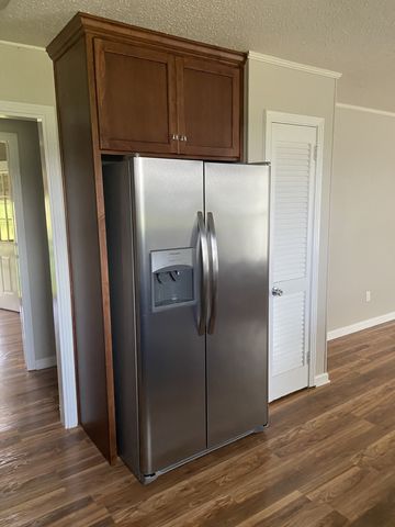 801 Webb Rd, Clarksville, TN 37040