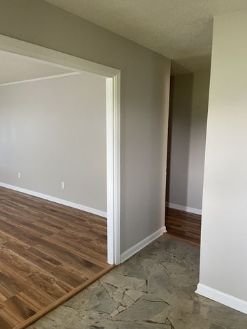 801 Webb Rd, Clarksville, TN 37040
