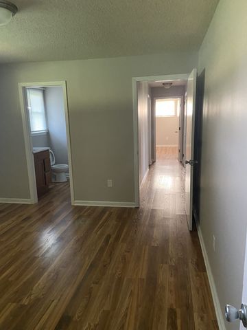 801 Webb Rd, Clarksville, TN 37040