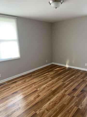 801 Webb Rd, Clarksville, TN 37040