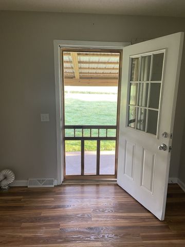 801 Webb Rd, Clarksville, TN 37040
