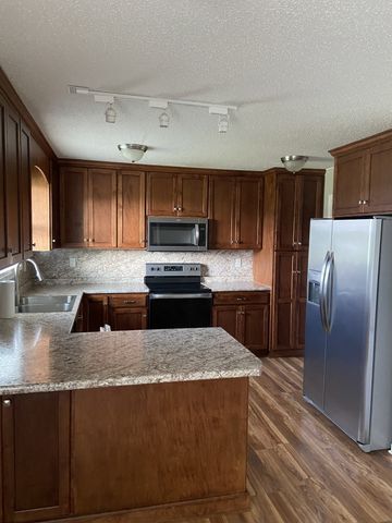 801 Webb Rd, Clarksville, TN 37040